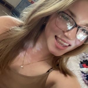 Meet your Posher, Carli